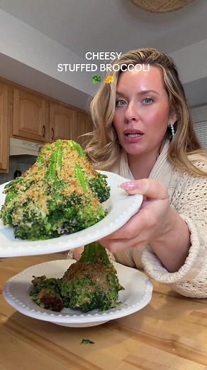 Cheesy stuffed broccoli inspired by @Ereka Vetrini 💚💚💚