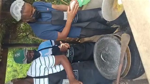 RE NA LE GENERAL NANKASE LE MMANOKO MO COOKING LESSONS TSA BORRE 🥰Today and tomorrow 15 men on Basic Baking and Pastry from all over southern part of Botswana for FREE at my house in Ramotswa.. This is part of Thandiliscious Social Responsibility Project to empower unemployed people with Cooking Skills. I am based in Ramotswa. I have already done the free training for 50 boys and 40 girls. Next weekend I am doing for MALE and female of age 17 to 64 in FRANCISTOWN Contact/app 71359344 /72247202 