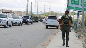 At least 10 dead in truck bombing in central Somalia