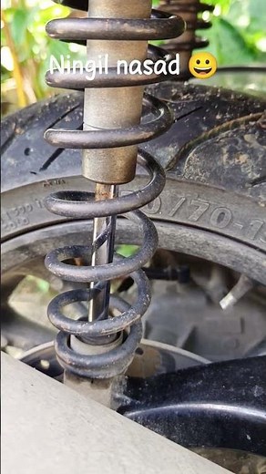 nmax v1. rear shock problem