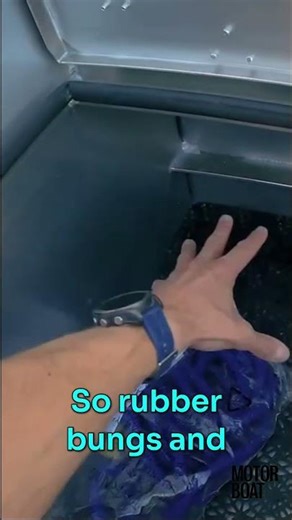 'Remarkably quiet' - Deputy Editor Alex Smith aboard the new Ockelbo B25 Cab #speedboating #speed