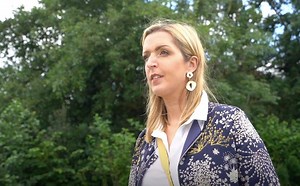 63K views · 885 reactions | "If I got five more years, I'd be delighted" In 2018, Vicky Phelan exposed the national cervical cancer scandal. But cancer is not the worst thing she's faced... Her spoke to Vicky ahead of the release of her new memoir, Overcoming | Her.ie | Facebook