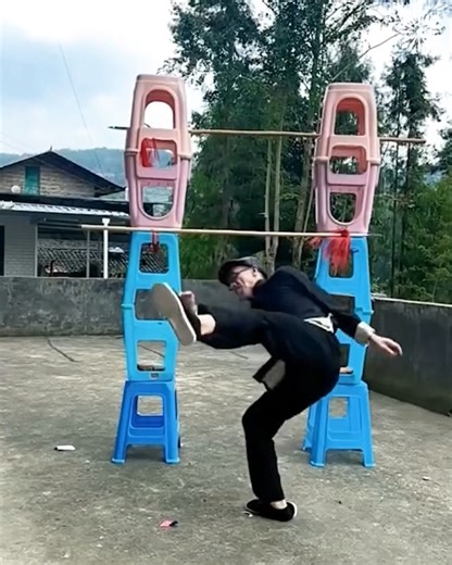 1.1M views · 10K reactions | Learn about qing gong martial arts | Things Easier | Facebook