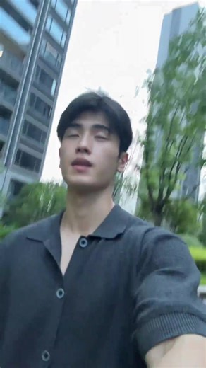 美しい景色と生き生きとした植物に囲まれて、本当に爽やかで心が癒されます。澄んだ空気を胸いっぱいに吸い込むたびに、日々の疲れや不安がゆっくりとほどけていくような気がします。 #美しい景色 #自然に癒される #心のリセット #深呼吸の時間 #澄んだ空気