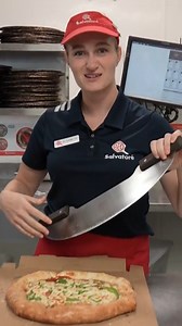31K views · 165 reactions | Oups Élisabeth Abbatiello  #pizzasalvatoré #pizza #blooper #bloopers #oups #drole #haha #quebec #Québec | Pizza Salvatoré | Facebook