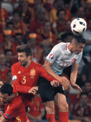 Burak Yılmaz (1985- ): Türk futbolunun önemli santrforlarından biridir. Tam adı Burak Yılmaz'dır. Türk futbol tarihinde en başarılı golcüler arasında gösterilir. Antalya'da doğmuş, profesyonel futbol kariyerine Antalyaspor altyapısında başlamıştır. Kariyeri boyunca Beşiktaş, Manisaspor, Fenerbahçe, Eskişehirspor, Trabzonspor, Galatasaray, Lille ve Fortuna Sittard gibi takımlarda forma giymiştir. 2020-2021 sezonunda Lille ile Fransa Ligue 1 şampiyonluğu yaşamış ve takımının en önemli oyuncularınd
