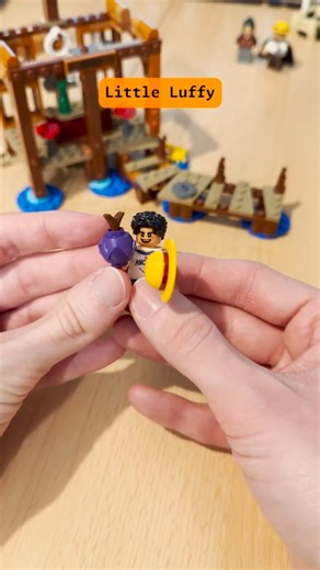 Little LEGO Luffy and a wanted poster in Partys bar 🏴‍☠️