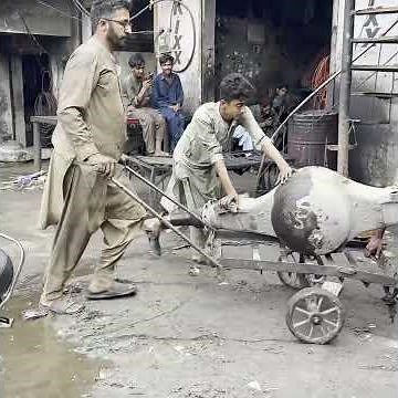 Unbelievable Roadside Truck Repair With Damaged Axle Tube!