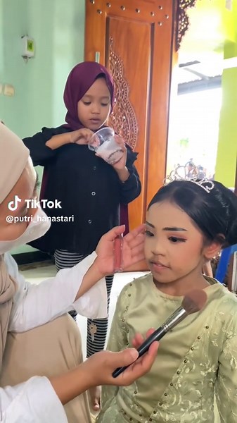 Transisi Makeup Menarik untuk Anak