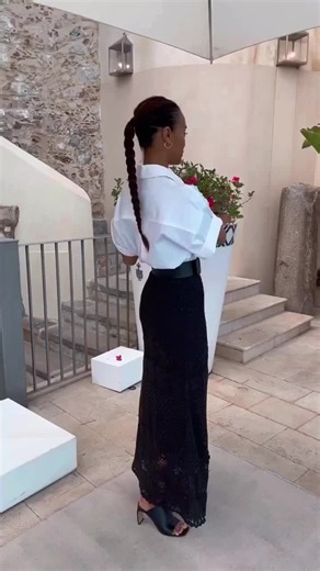 Zoe Saldana – Sundays