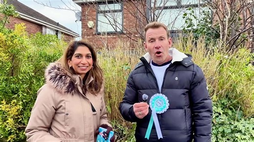 Great time out on the doors with Suella in Gorton and Denton. ✅ The message from many is loud and clear: Reform UK is our last hope! 🇬🇧🔥 | Dr David Bull