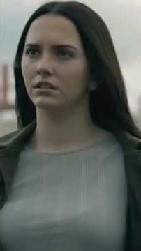 Is Sophia the Man in Yellow?? FROM Season 4 Episode 1 Explained