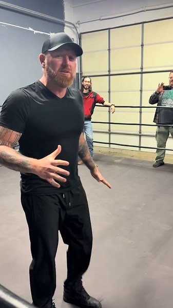 $100 body slams til 4:30 from Heath Slater!! #bodyslammed #heathslater #highfive #thingstodo #comeseeus #okc #saturday #letsgo