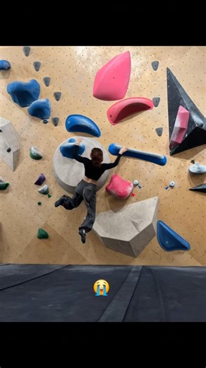 impeccable form 😎 #bouldering #climbing #deltarune