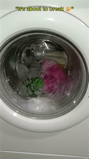 “My washing machine SIEMENS went crazy 😬”