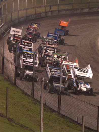 PRELIM FEATURE | AUSTRALIAN SPRINTCAR CHAMPIONSHIP A bullet fast race track for Night 1 of the 63rd running of the City of Mount Gambier Australian Sprintcar Championship at Borderline Speedway saw a brilliant race between the leaders! #dirttrackracing #sprintcars #borderlinespeedway #mountgambier #australiantitle