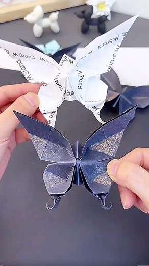 Origami butterfly make. Butterflies must be able to fold! Who doesn’t know how to fold a three-dimensional butterfly? You will definitely learn it in such detail #Daily #handmade #origami #butterfly #handmadeorigami #origamitutorial #handmadeorigami #origamihandmadetutorial #origamibutterfly #DIYhandmade @Hi Origami