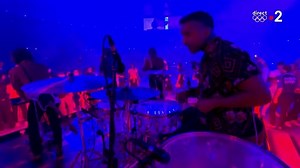 Angèle, Phoenix et Kavinsky sur "Nightcall" aux JO