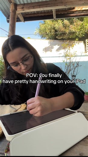 How to get pretty handwriting on your iPad notes 📝🩷 #ipad#prettyhandwriting#ipadtips#studyhacks#freenotes