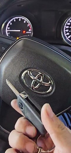 Toronto. 2019 Toyota Camry Program Remote key. #autolocksmith #carkeyfob #carkey #carkeyprogramming