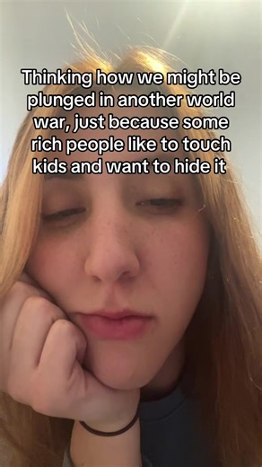 bumbles-bee reads (@bumblesbee4)’s videos with 57.5 lana del rey - green.del.pepsi