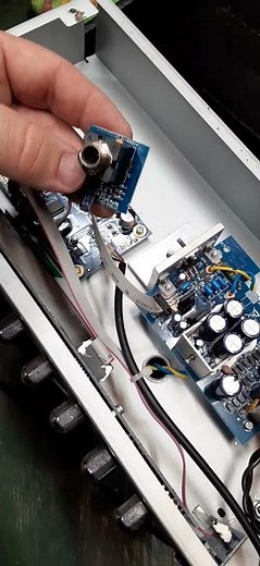 Peavey Vypyr Buzzing/Hissing Amp Fix #amplifier amprepair #peavey #peavey vypyr