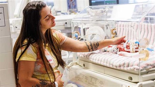 Mississippi quintuplets celebrate 1 month birthday