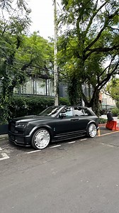 166K views · 26K reactions | La nueva camioneta de Don Huayra. Rolls-Royce Cullinan Black Badge 朗 | Autos Exóticos México | Facebook