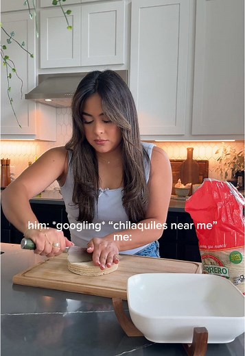 Green or red chilaquiles?😋 #dinner #husband #craving #love #recipe #chilaquiles #cooking #fyp #atx