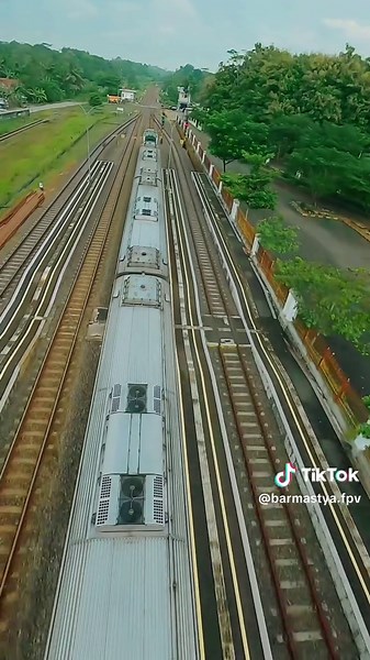 Tut tut tutt….. . #fpvdrone #fpvcinematic #fpvfreestyle #kai #keretaapiindonesia #kai