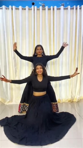 let the divine energy flow 🔱 #shorts #dakla #garba #likeandsubscribe #like #dance