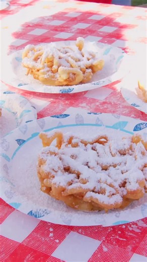 Doing good feels even better when Eagles come together. 💙✨ At the Homecoming Good Fun Fair, our campus community prepared more than 500 sandwiches, assembled blankets, and created art canvases for community members in need, all in support of @humvolusia. #GoERAU #ERAUengage #ERAUhomecoming | Embry-Riddle Student Engagement & Student Union