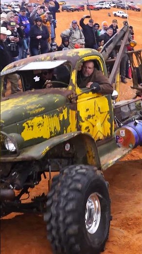 Off-Road Wrecker Games -Merlin's Old School Garage Climbs A Difficult Section Of Triple 7 With Style
