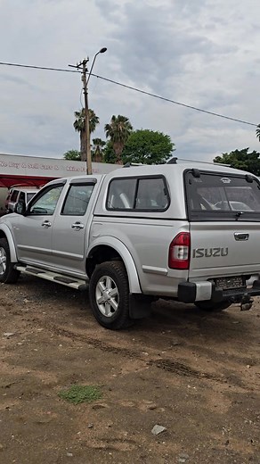 Isuzu KB 300 TDi LX D/C R209 900 Bakkie is a 1 owner Elderly Owned, very well looked after in a Immaculate condition with only 88 000kms. Full service history and sparekeys. Mechanical Solid. Neat interior. Bakkie has Nudgebars, sidesteps, Rollbar, Canopy and a towbar. Factory Isuzu cd radio, A/C , E/W and P/S..A very Good Buy! For more Info&Viewing please Call/WhatsApp Rumz 0️⃣8️⃣2️⃣6️⃣0️⃣5️⃣9️⃣5️⃣8️⃣3️⃣ | Y&R Motors