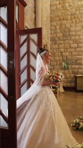 (Boda religiosa ) imponente entrada de la novia a la iglesia #weddingday #bodas