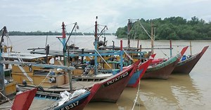 Perak begins operation to mount tracking devices on fishing boats | New Straits Times