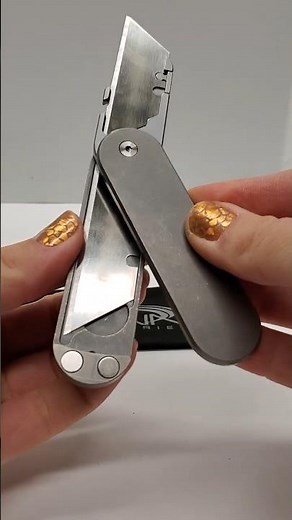 Magneto Razor Blade Titanium EDC Box Cutter Utility Knife with Magnetic Lock