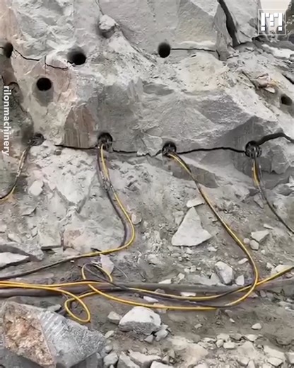 Splitting Huge Rocks Without Explosives | Mechabytes