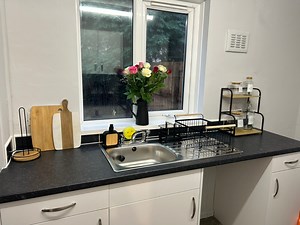 Cleaning my kitchen 🥹I am truly grateful to have been given such a beautiful home! 🖤#cleaning #clean #cleanwithme #newhome #astonish #cif | HomewithAmber