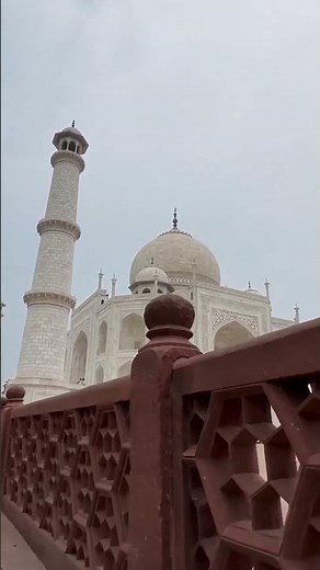 Magnificent view of the Taj Mahal
