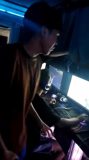 5.8K views · 63 reactions | Ang saya talaga pag nasa computer shop ka! May dugasan may istapahan ng pusta! #reelsviralシ #reelsfypシ #reelsviralシfb | Jimmy Costillas | Facebook