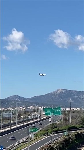 ATH International Airport | Olympic Air ATR 72 Landing
