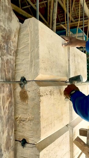 Our exploration of earth bricks and compact earth in tropical construction reflects a genuine commitment to eco-conscious practices. Derived from locally sourced materials, these alternatives to traditional concrete not only reduce carbon emissions but also exhibit thermal mass properties, enhancing energy efficiency and creating a naturally regulated indoor climate. Paired with bamboo roof architecture, our conscientious choice in building materials seeks to redefine the visual language of our 