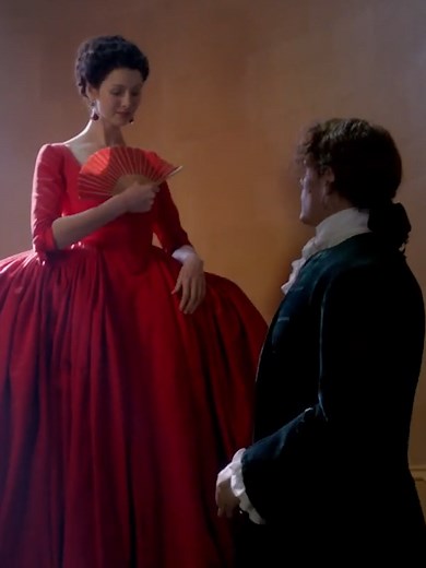 Outlander Dress Moments: Fashion Inspiration from Claire Fraser