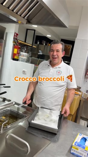 Fior di latte, crocché con i broccoli, guanciale e fonduta di pecorino 😍 Una pizza che non passa inosservata. #sorrentofood #pizza | I Quattro Venti