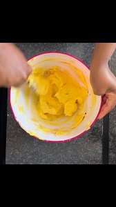 Let’s bake biscuits using 3 ingredients 😋 1: 500g of butter/margarine 2: 1cup of icing sugar You can use white or brown sugar if you don’t have icing sugar, use measuring cups 3: 5cups of flour, use measuring cups 1 teaspoon of vanilla extract if you like Bake at 180 degrees for 15-20 minutes #biscuits #foodideas #bakingfromscratch | Pridy Zungu Mazibe