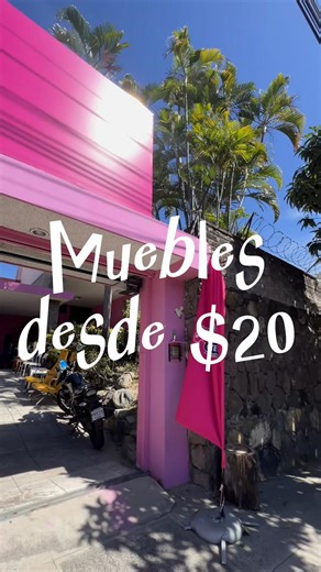 En Miami Center encontrás nuestra línea de muebles en excelente estado, listos para darle un nuevo estilo a tus espacios, a precios accesibles 🛋️💙 📍 Estamos ubicados en Colonia Escalón, sobre los 75 del Día del Norte, San Salvador. 📲 Seguinos en Instagram como @MiamiCenterSV y descubrí todas nuestras promociones. Dale una nueva vida a tus espacios, sin gastar de más. #miamicenter #quehacerensansalvador #descuentos #ofertas #Elsalvador