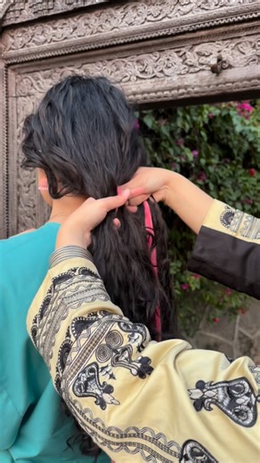 PARANDA on Instagram: "PARANDA TUTORIAL ⭐️ Section your hair into three parts ⭐️ Add one Paranda strand to each section ⭐️ Braid braid braid ⭐️ Tie the knot ⭐️ Serve the look Muse🧚🏻‍♀️ @adxninshambles Wearing Deedan paranda"