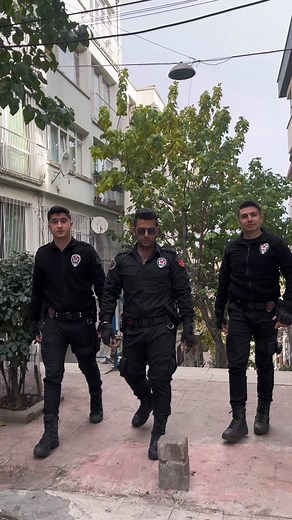 Yakışıklı Güvenlik Hasanpasa466 ile Klip Çekimi - Güvenlik Resmi