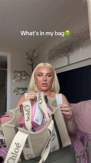 🤣🤣 #whatsinmypurse | what's in my purse